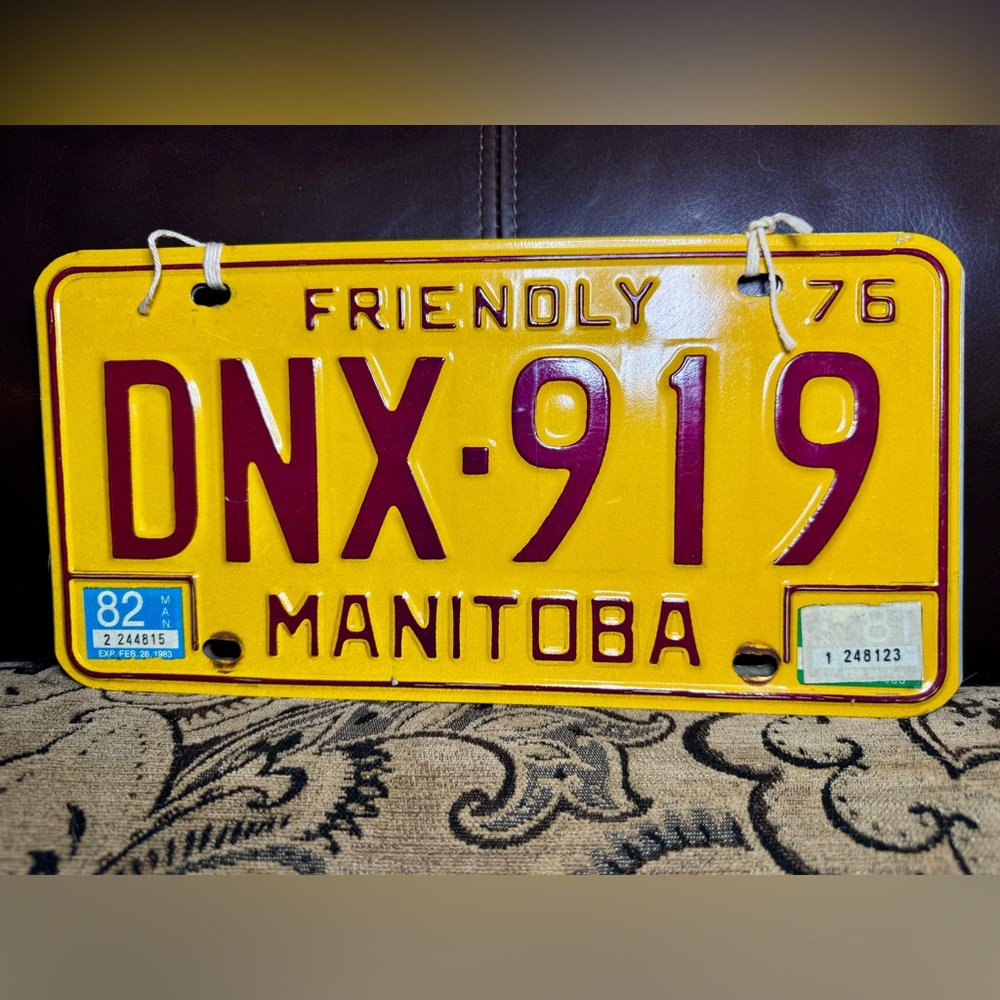 Set of 1976 Friendly Manitoba Liscence Plates.